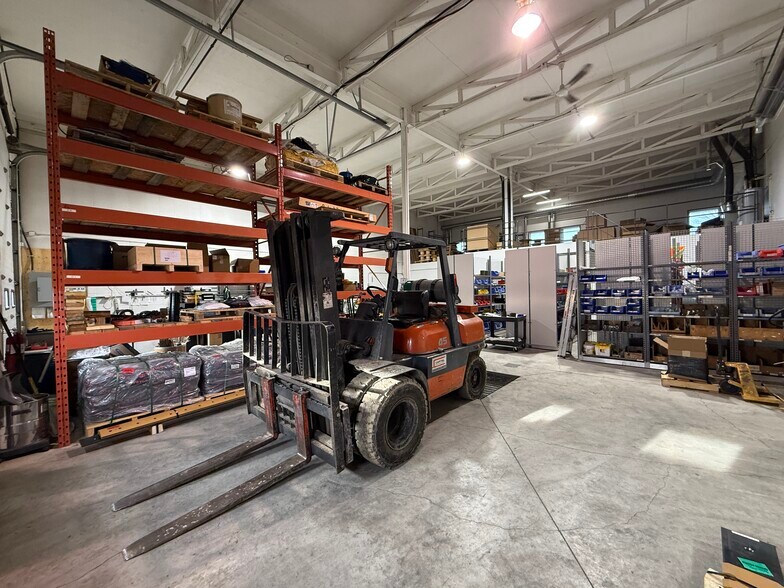 More Photos Of 7421 Edgar Industrial Dr, Red Deer Warehouse For Lease
