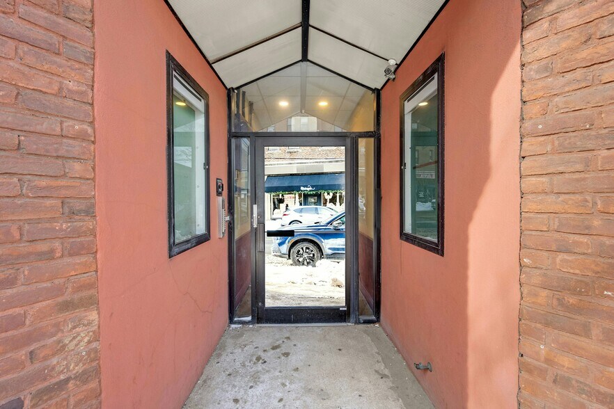 More Photos Of 2094 Boston Post Rd, Larchmont Storefront For Lease