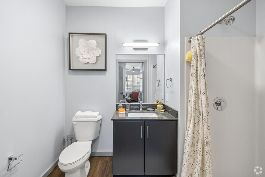 More Photos Of 919 E Genesee St, Syracuse Apartments For Lease