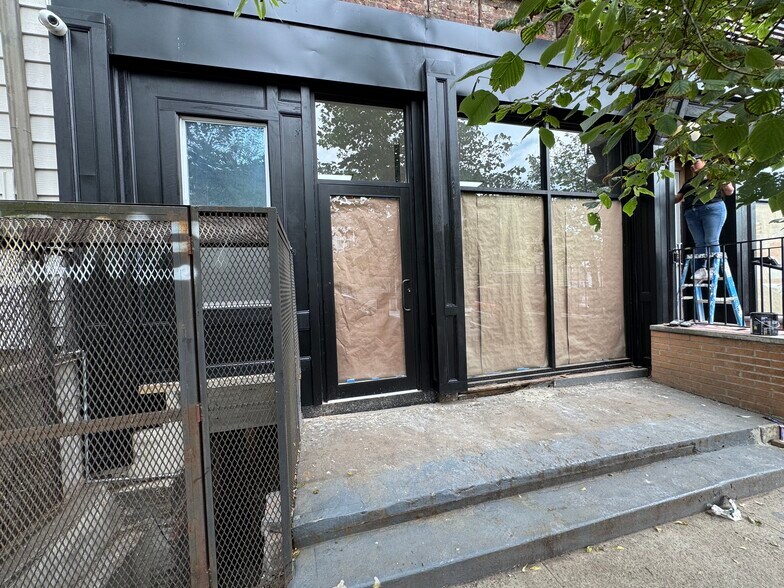 Primary Photo Of 54 Maujer St, Brooklyn Apartments For Lease
