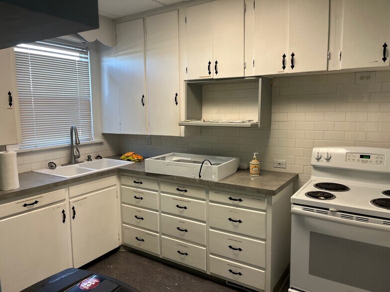 More Photos Of 3104 W Kennewick Ave, Kennewick Office For Lease