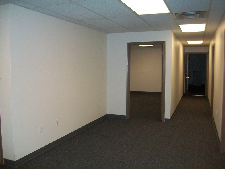 More Photos Of 5829 W Sam Houston Pky N, Houston Light Distribution For Lease