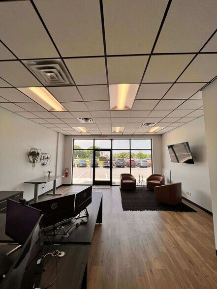 More Photos Of 14247 O'Connell Ct, Savage General Retail For Lease