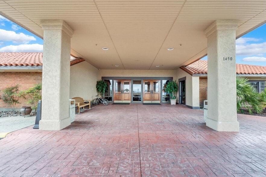 More Photos Of 1450 S Auto Mall Dr, St George Hotel For Sale