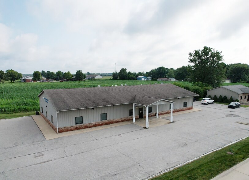 More Photos Of 2500 Parkway Dr, Shelbyville Medical For Sale