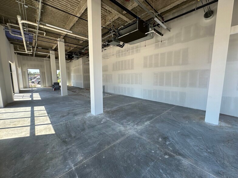 More Photos Of 1364 E Battlefield St, Springfield Apartments For Lease