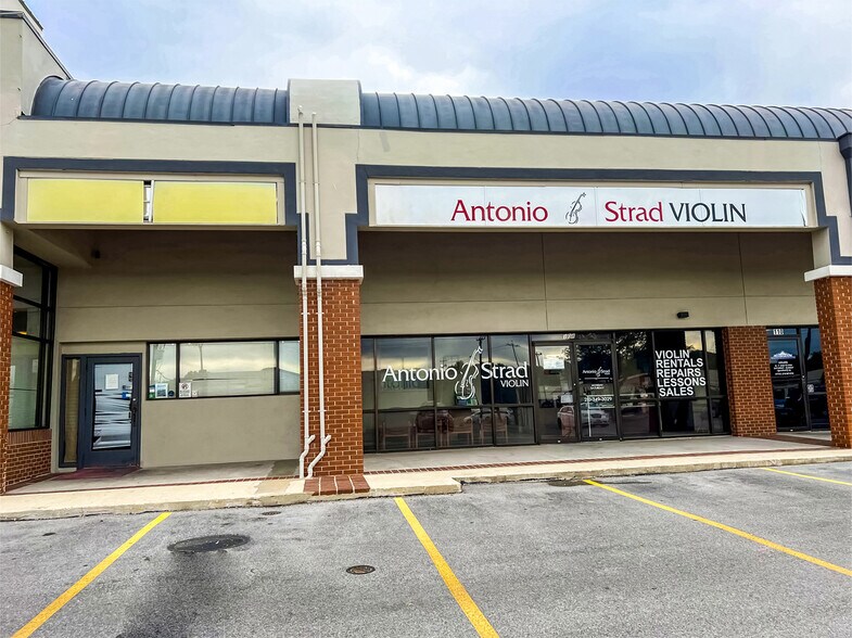 More Photos Of 7530 Bandera Rd, San Antonio Storefront For Lease