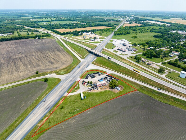More Photos Of US-69 @ Hwy 121, Trenton Land For Lease