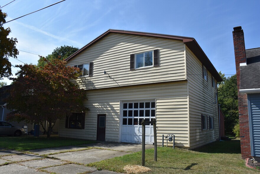 More Photos Of 136 Smith st, Cochranton Industrial For Sale