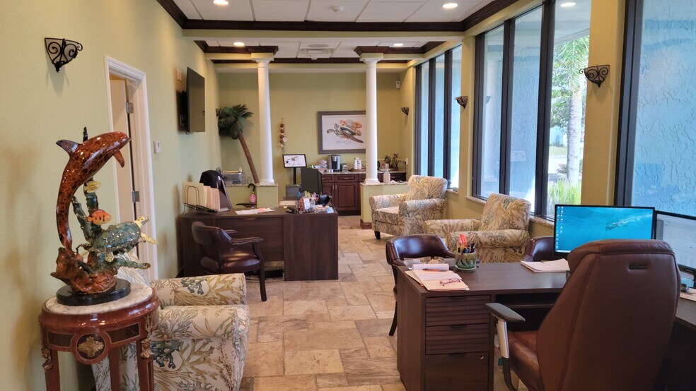 More Photos Of 473 S Indiana Ave, Englewood Coworking Space