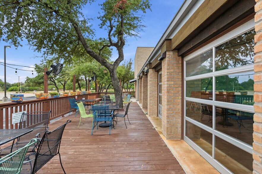 More Photos Of 1900 E Whitestone Blvd, Cedar Park Freestanding For Sale