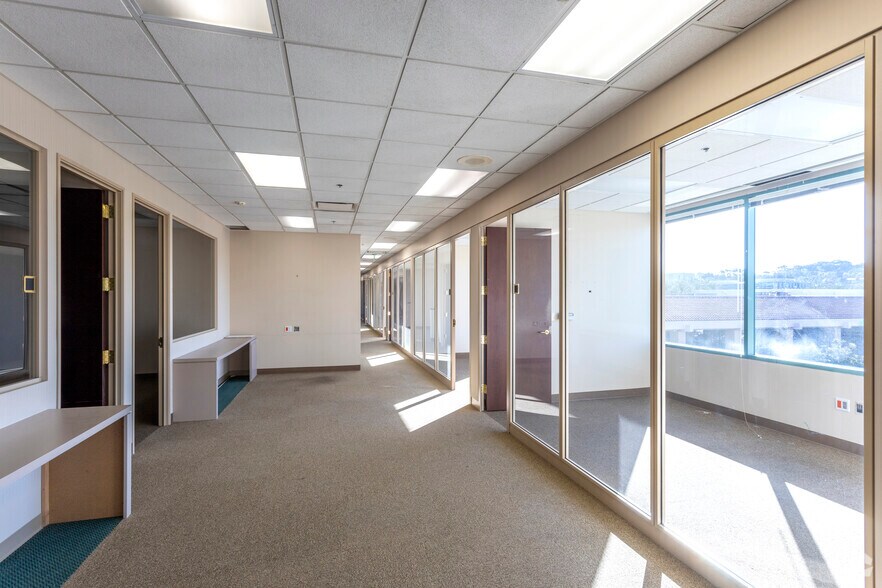 More Photos Of 17140 Bernardo Center Dr, San Diego Medical For Lease