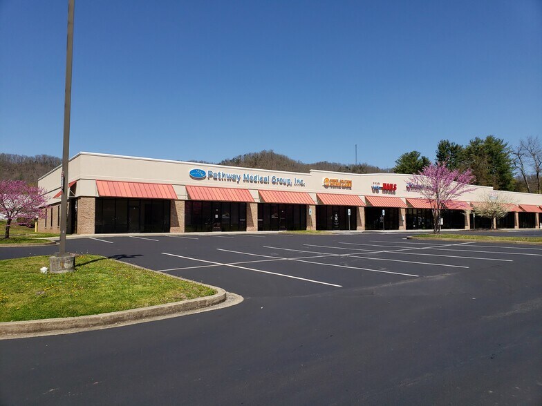 More Photos Of 2120 Volunteer Pkwy, Bristol Flex For Lease