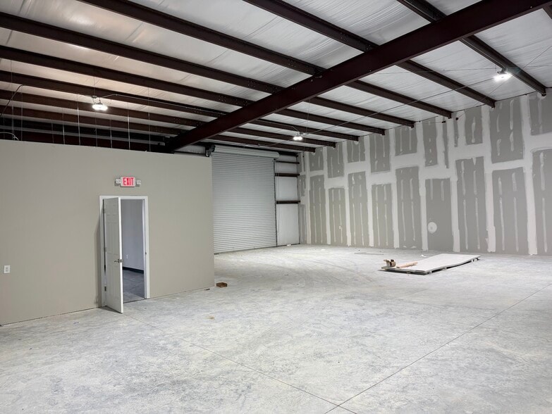 More Photos Of 5741 S Pine Ave, Ocala Service For Sale