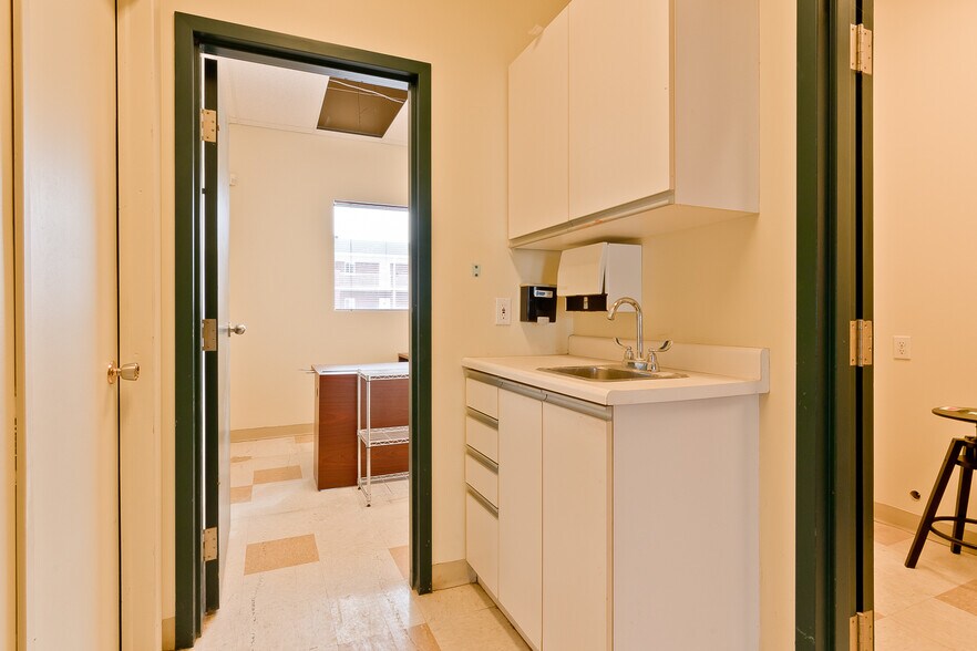 More Photos Of 4870 Boul Bourque, Sherbrooke General Retail For Lease