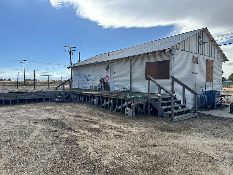 More Photos Of 3301 E Avenue I, Lancaster Warehouse For Sale