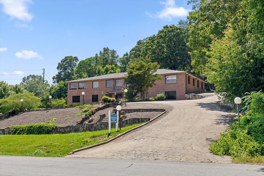 More Photos Of 901 Mountain Creek Rd, Chattanooga Office For Lease