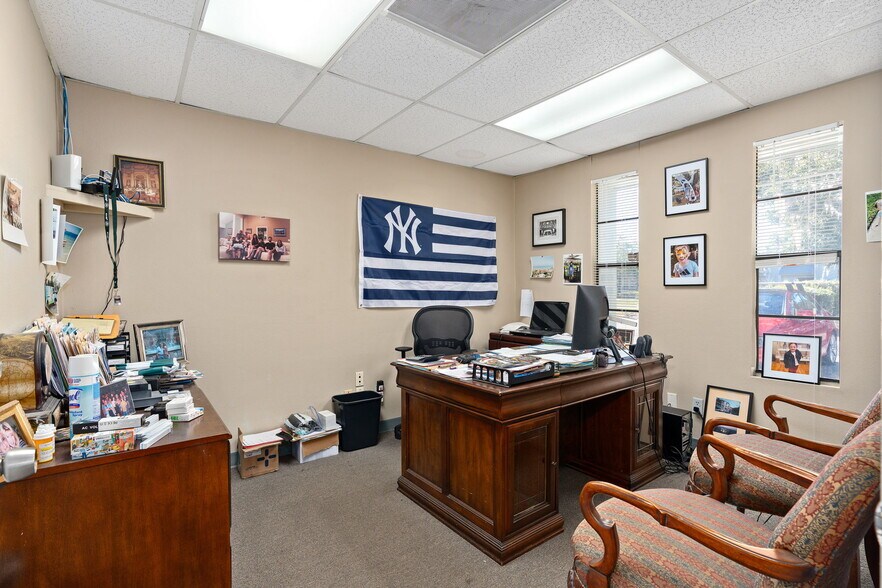 More Photos Of 175 Semoran Commerce Pl, Apopka Light Distribution For Sale