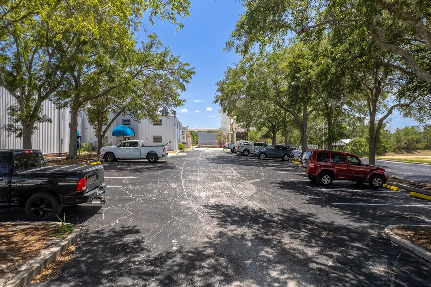 More Photos Of 310 Cypress Rd, Ocala Manufacturing For Sale