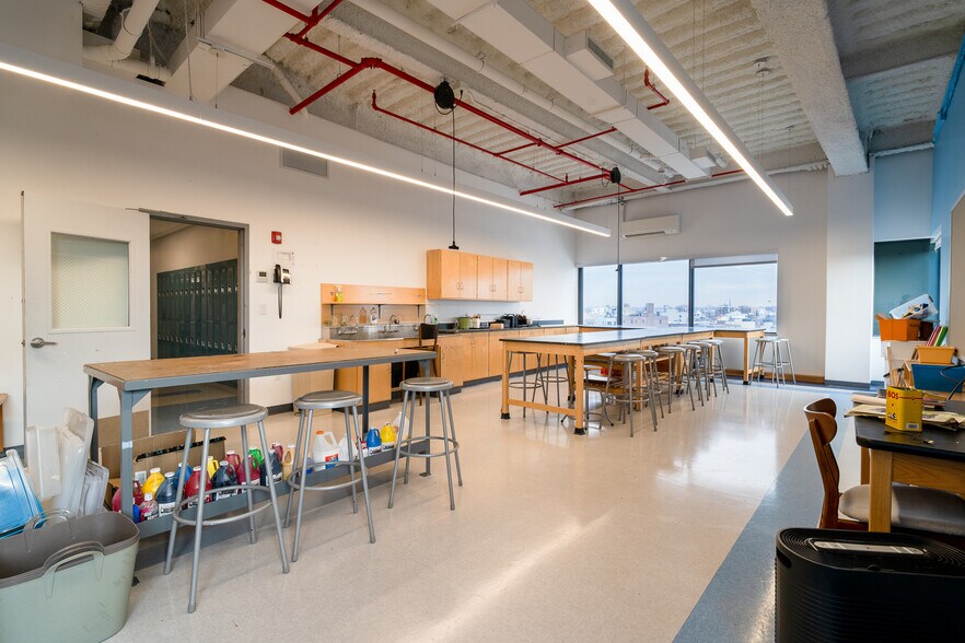 More Photos Of 297-299 N 7th St, Brooklyn Schools For Lease