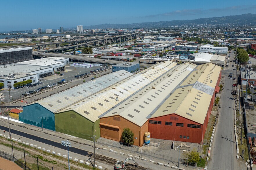 More Photos Of 1699 W Grand Ave, Oakland Manufacturing For Lease
