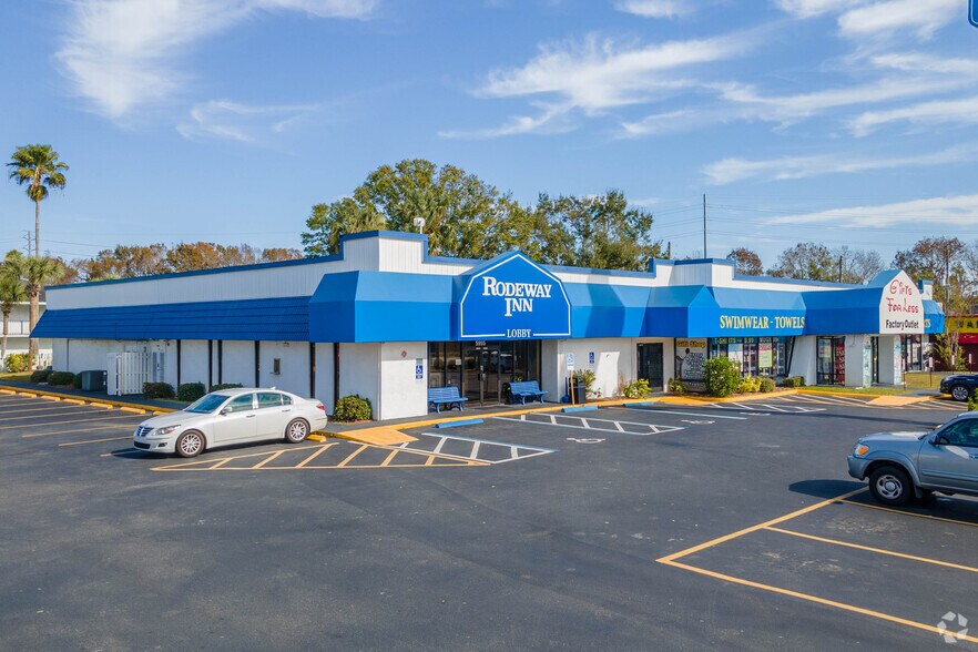 More Photos Of 5995 W Irlo Bronson Memorial Hwy, Kissimmee Hotel For Sale