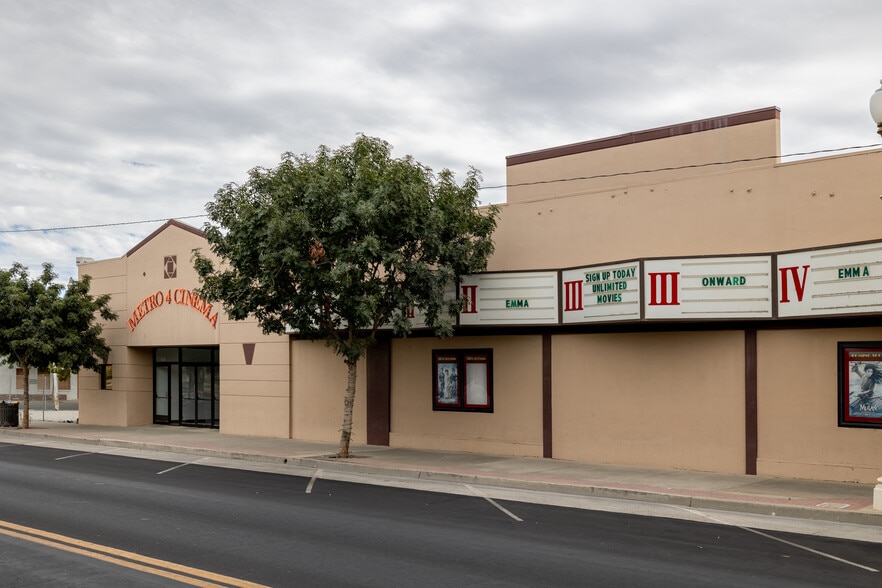 More Photos Of 123 E 7th St, Hanford Movie Theatre For Sale