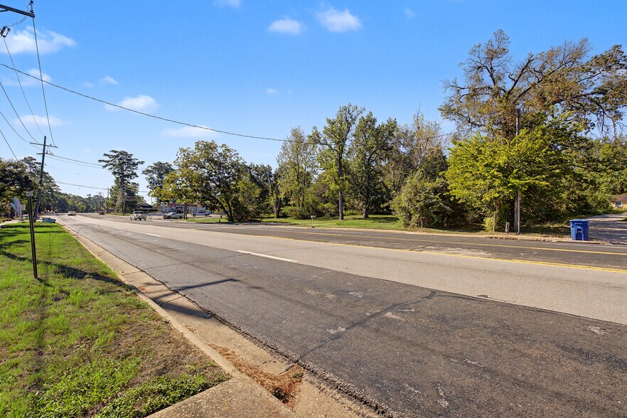 More Photos Of 3010 Sam Houston Ave, Huntsville Land For Sale