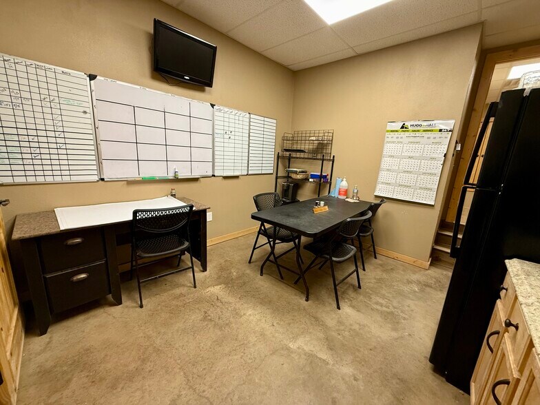 More Photos Of 1817 W Main St, Atlanta Industrial For Sale