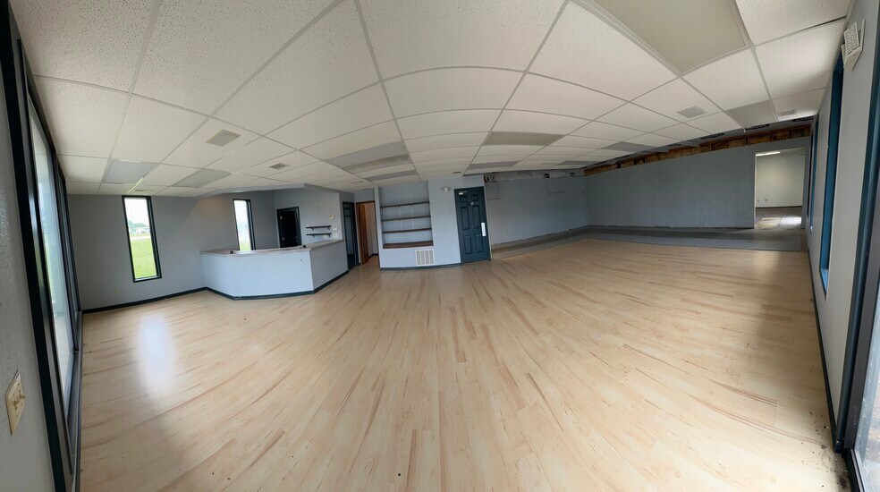 More Photos Of 109-121 E Plaza DR, Mulvane Freestanding For Sale