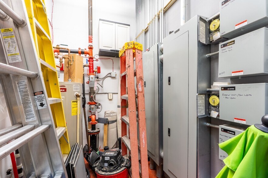 More Photos Of 528 Mount Rushmore Rd, Custer Restaurant For Sale