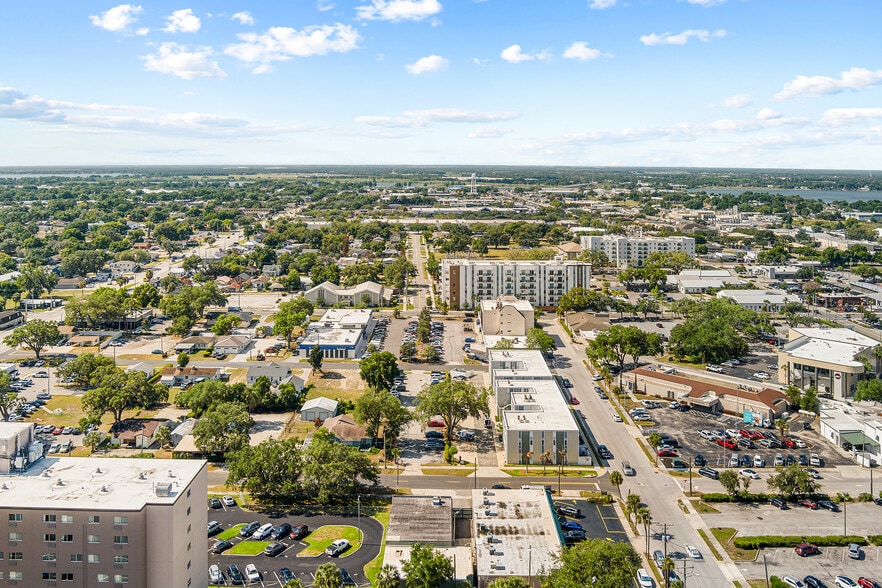 More Photos Of 155 Avenue B SW, Winter Haven Storefront For Sale