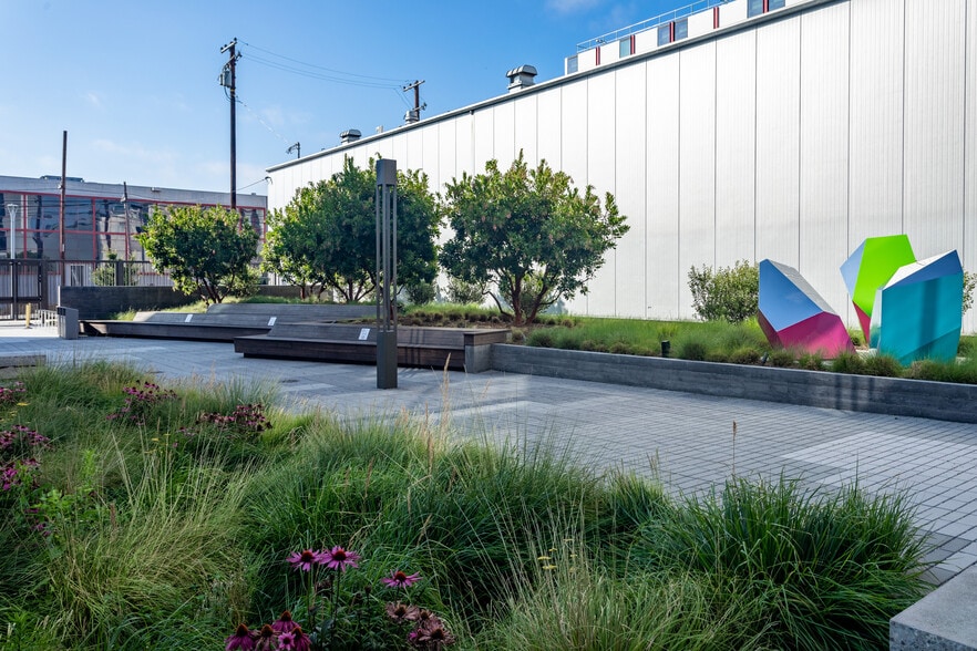 More Photos Of 150 Hooper St, San Francisco Light Manufacturing For Lease