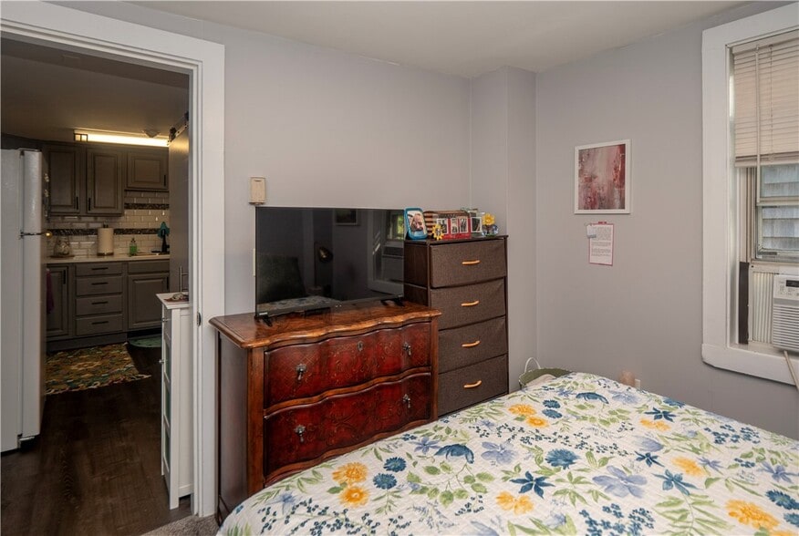 More Photos Of 130-132 Spring St, Newport Apartments For Sale