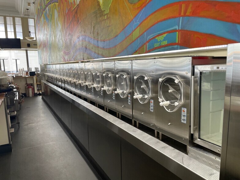 More Photos Of 200 Dauphin St, Mobile Storefront Retail Office For Lease