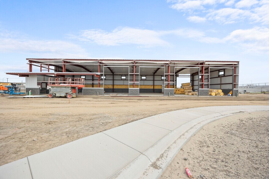 More Photos Of 1342 E Saint Helens St, Pasco Light Distribution For Lease