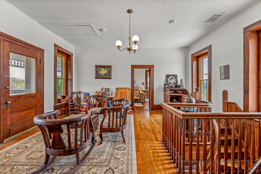 More Photos Of 703 Spring St, Granbury Lodge Meeting Hall For Sale