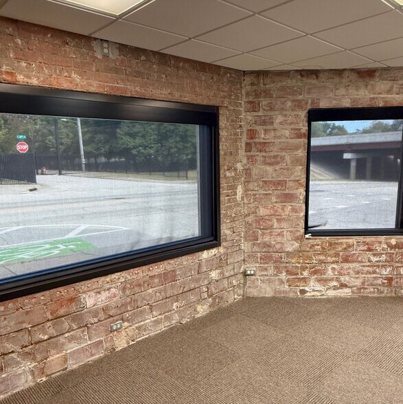 More Photos Of 816-822 E 6th St, Tulsa Office For Lease