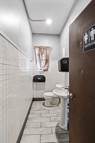 More Photos Of 231 Lux Ave, South San Francisco Storefront Retail Residential For Sale