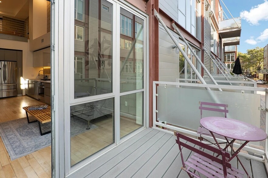 More Photos Of 3450 Cahuenga Blvd W, Los Angeles Office Residential For Sale