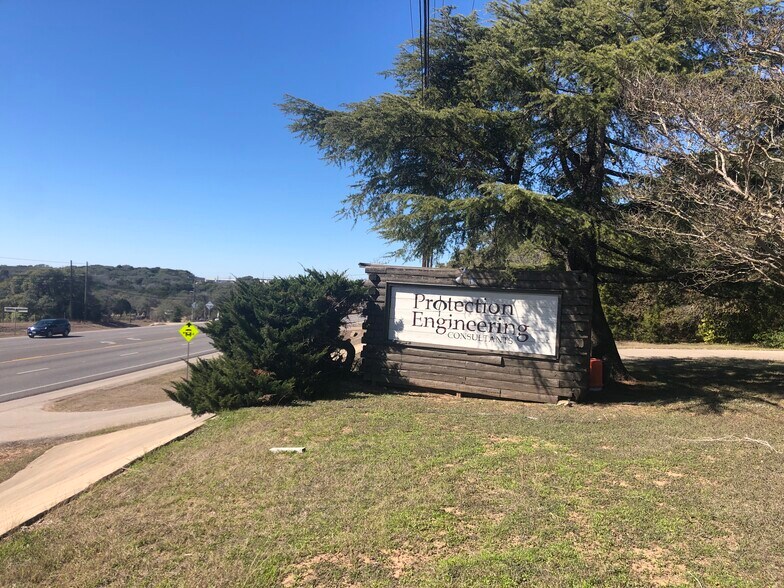 More Photos Of 4225 E Highway 290, Dripping Springs Office For Lease