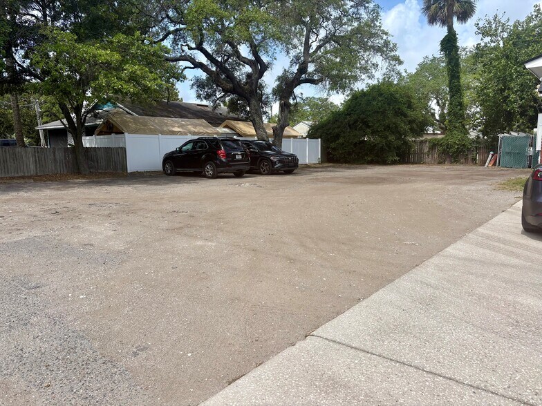 More Photos Of 160 Mayport Rd, Atlantic Beach Bar For Sale