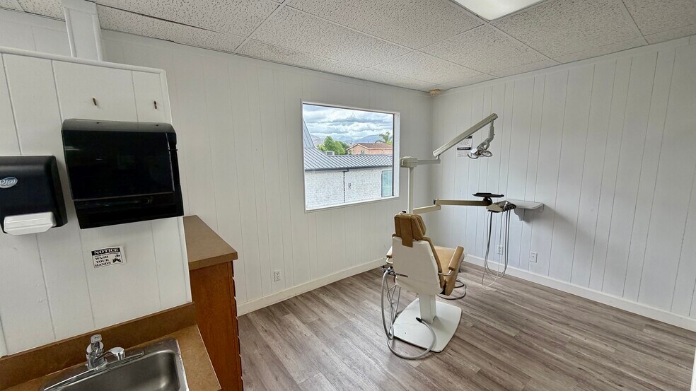 More Photos Of 12610 Glenoaks Blvd, Sylmar Medical For Sale