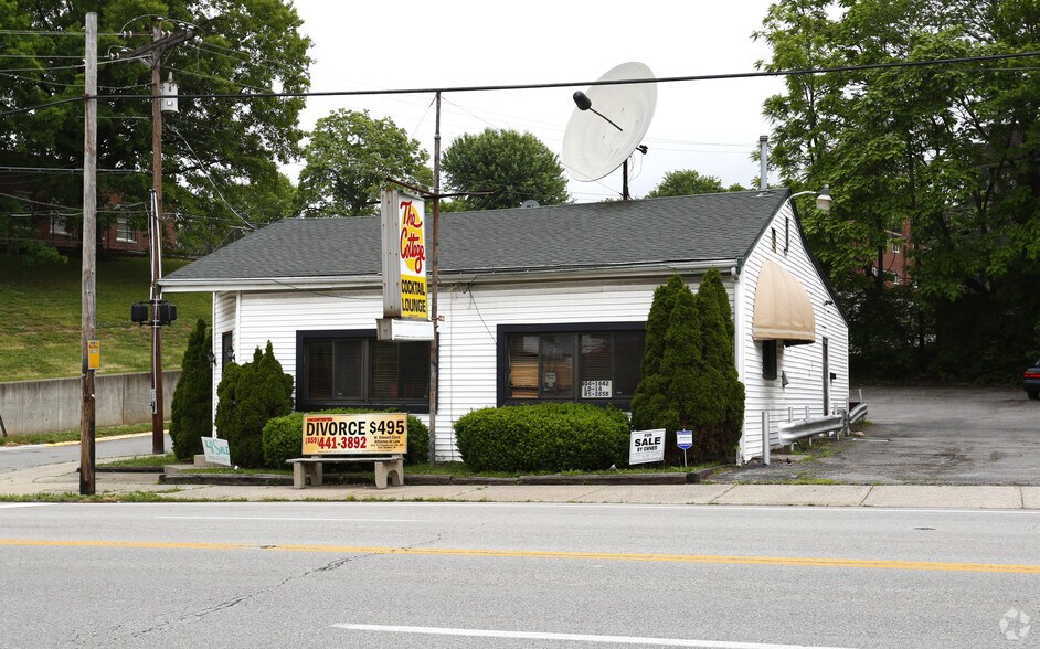 Primary Photo Of 2401 Alexandria Pike, Newport General Retail For Sale