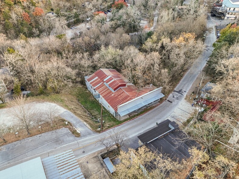 More Photos Of 75 Center St, Eureka Springs General Retail For Sale