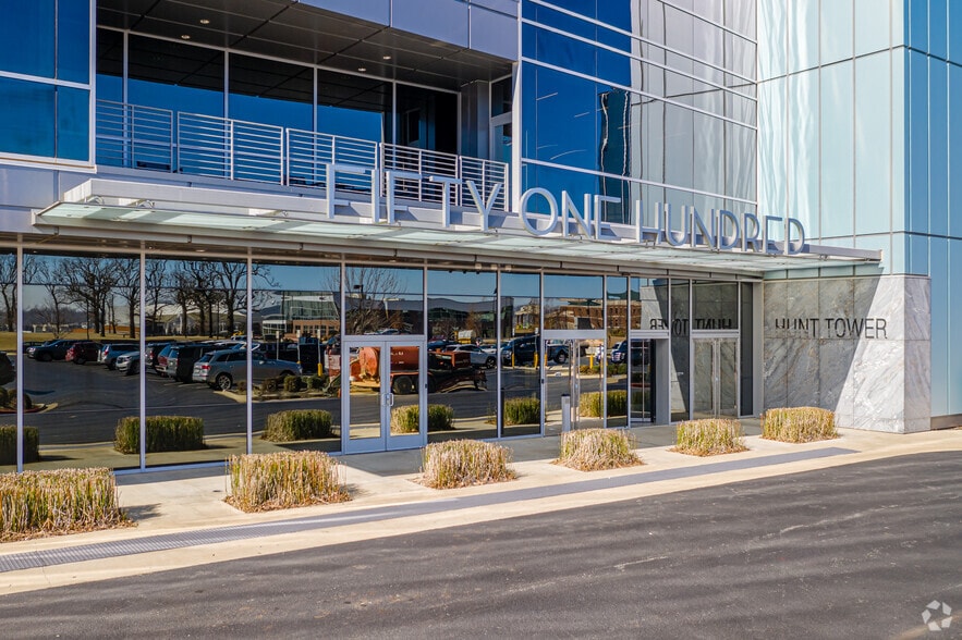 More Photos Of 5100 W JB Hunt Dr, Rogers Office For Lease