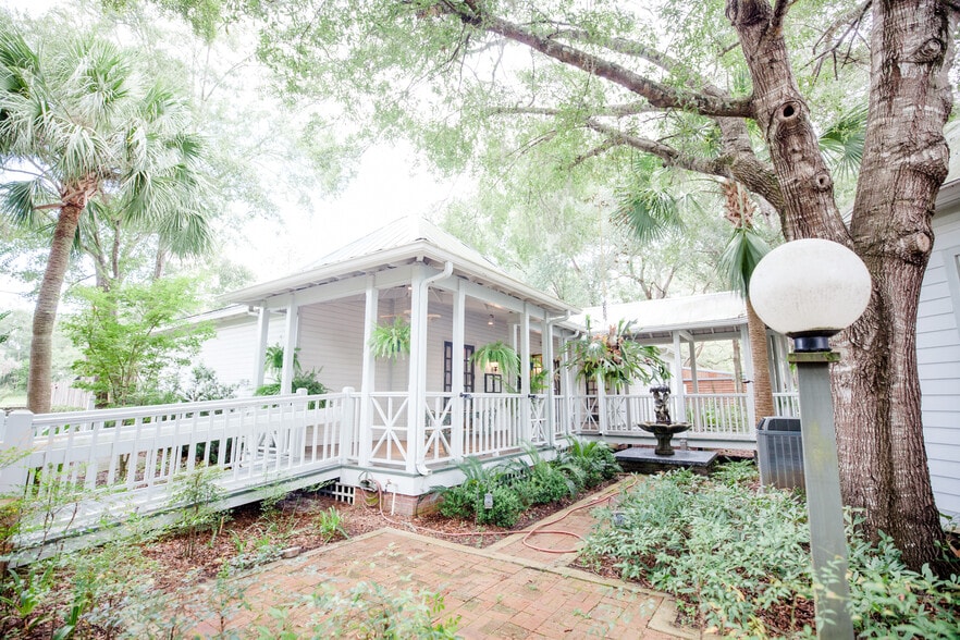 More Photos Of 219 Highway 51 NE, Steinhatchee Lodge Meeting Hall For Sale