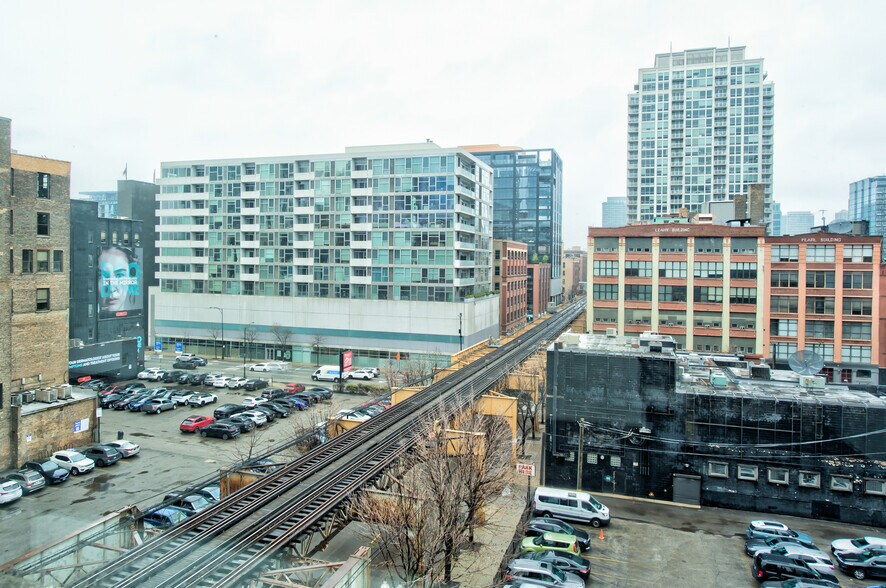 More Photos Of 225 W Ohio St, Chicago Office For Lease