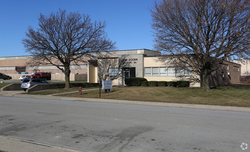 More Photos Of 2082 Estes Ave, Elk Grove Village Warehouse For Sale