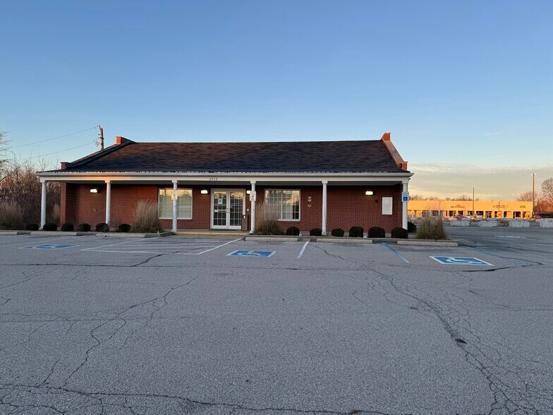More Photos Of 6912 Madison Ave, Indianapolis General Retail For Sale